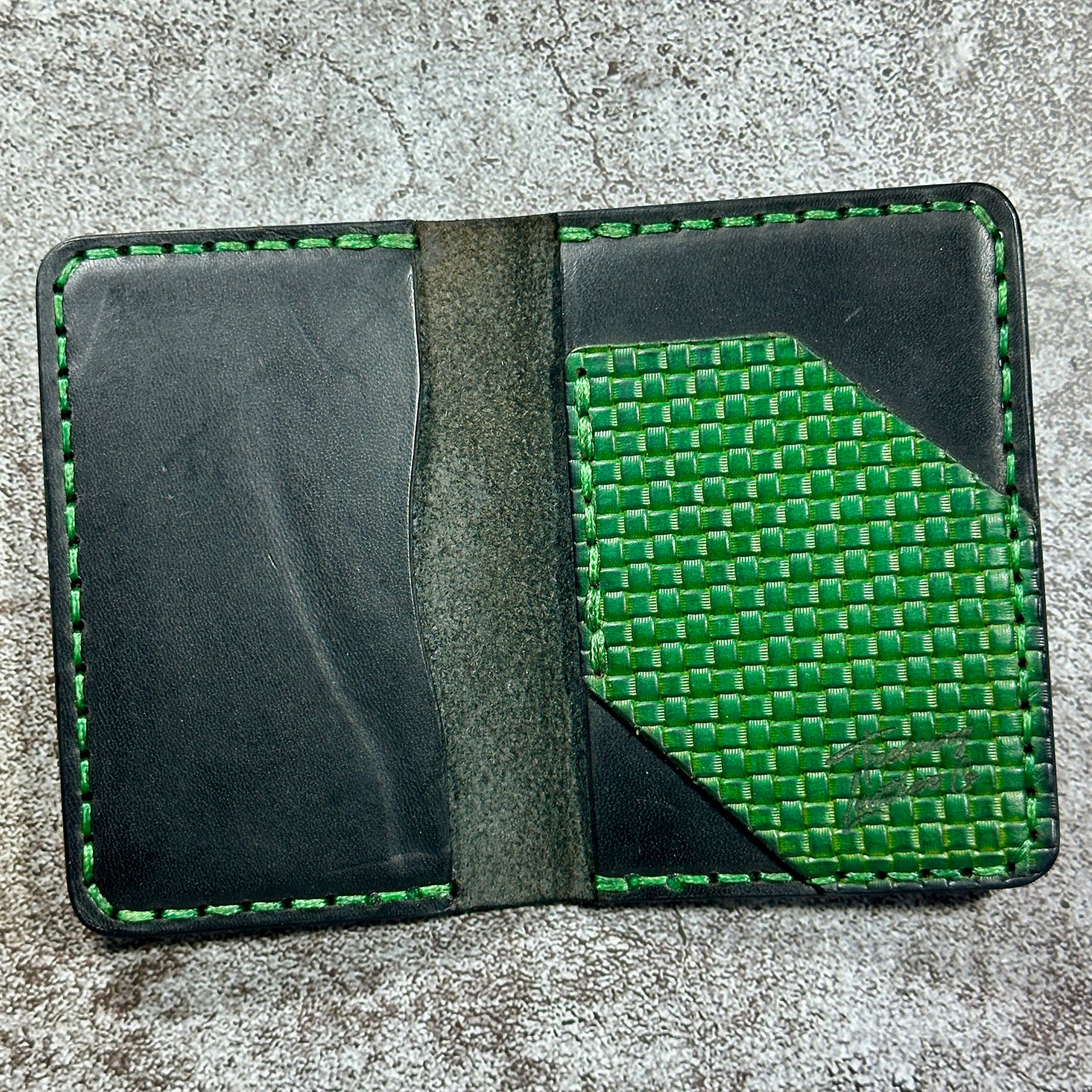 Minimalist Bifold Card Wallet | 4 Pocket | Italian Weave | Green Black