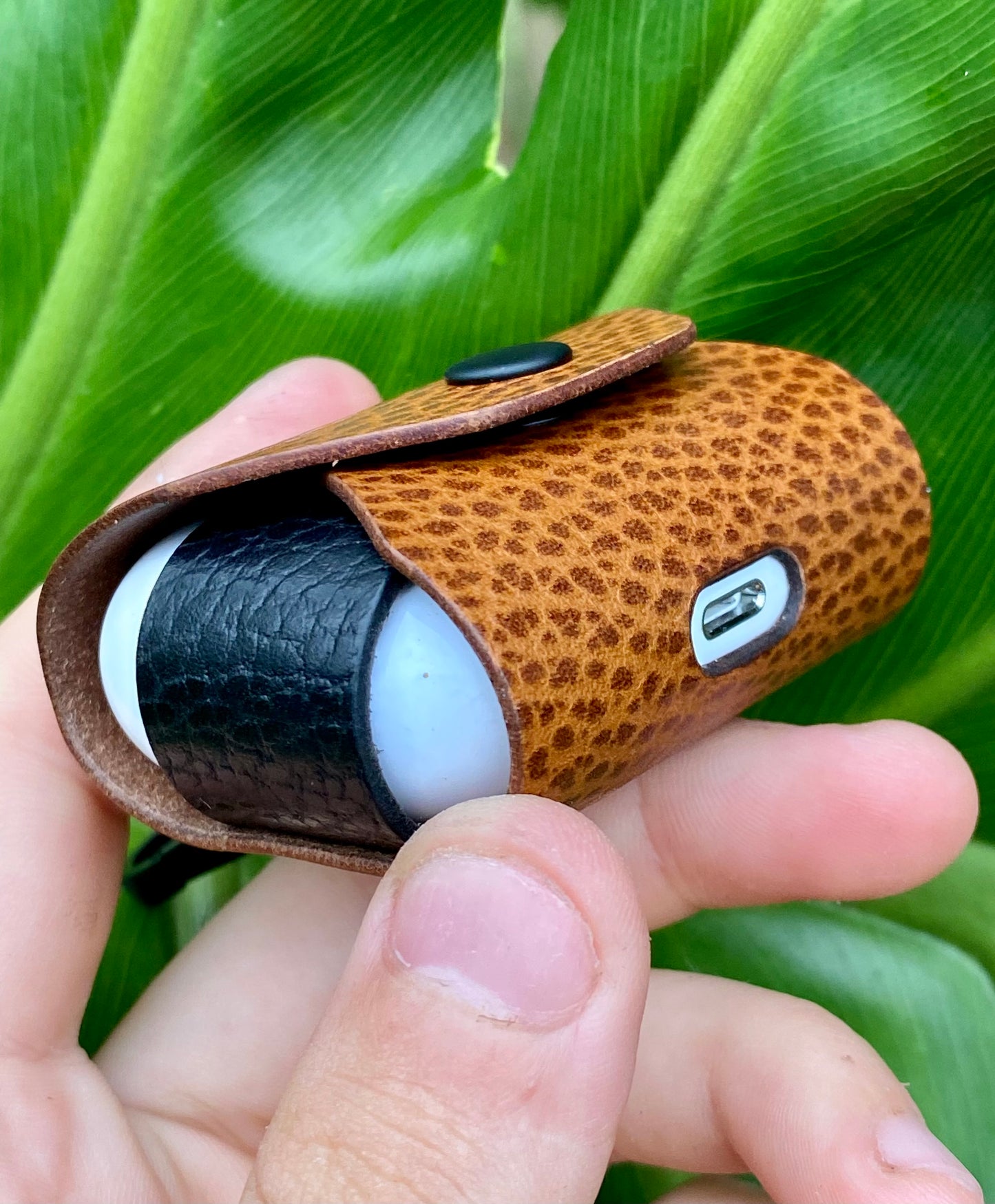 Airpods Pro v1/v2 Leather Case [Custom]